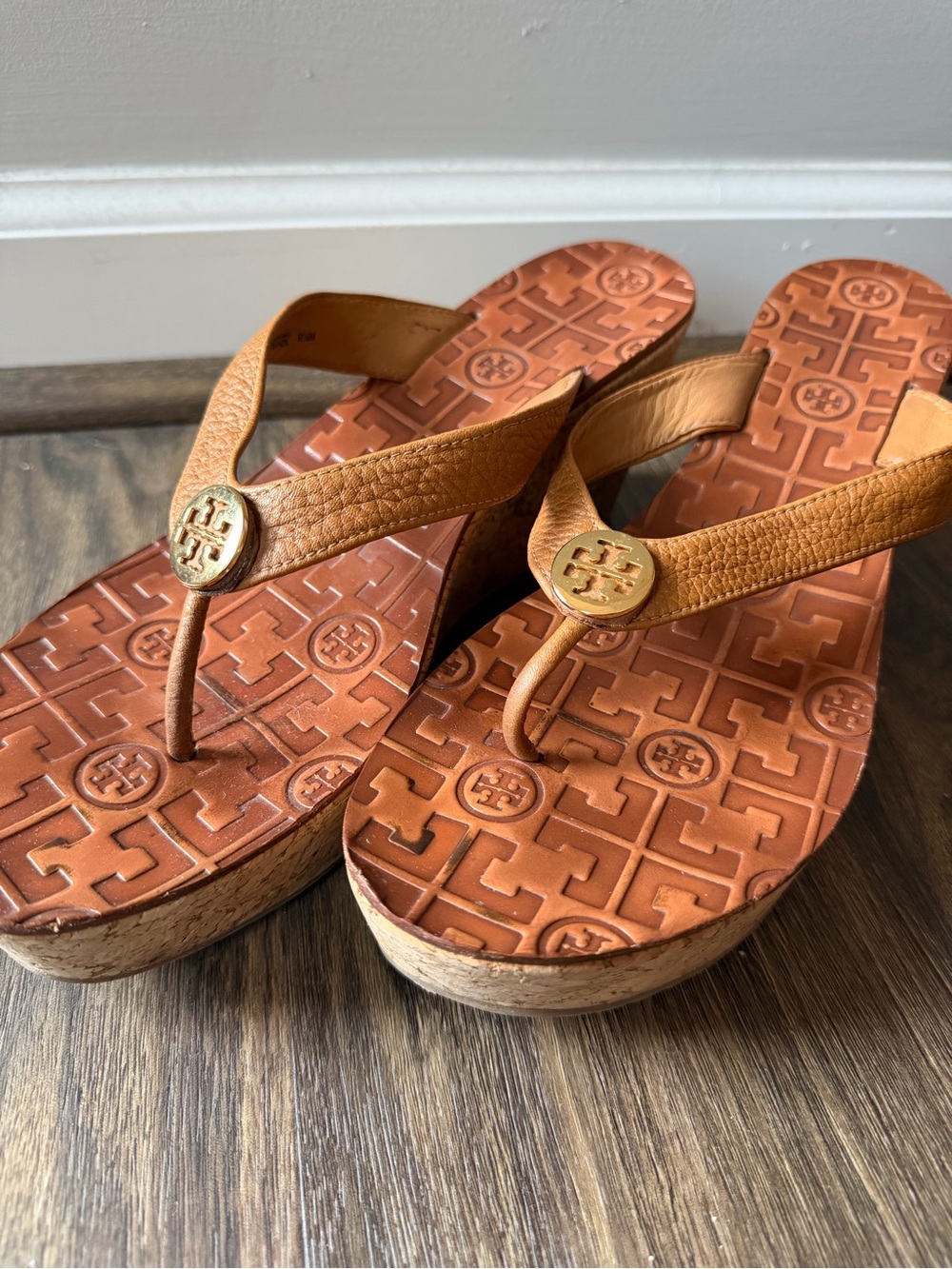 Tory Burch Thora Wedge Sandal in Cognac